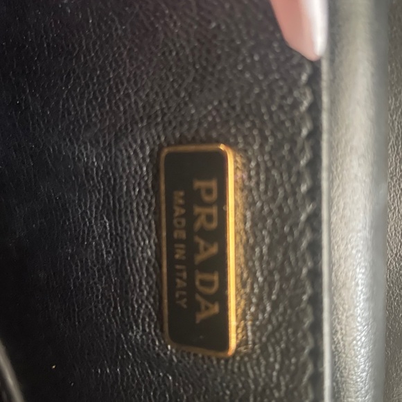 Prada purse - Picture 4 of 6
